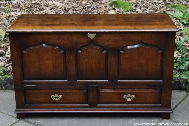 Image 17 of TITCHMARSH & GOODWIN OAK BLANKET DOWER CHEST BOX COFFER