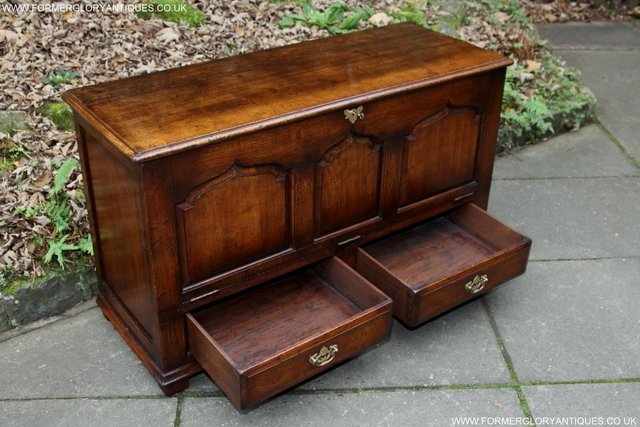 Image 31 of TITCHMARSH & GOODWIN OAK BLANKET DOWER CHEST BOX COFFER
