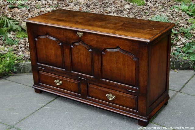 Image 57 of TITCHMARSH & GOODWIN OAK BLANKET DOWER CHEST BOX COFFER