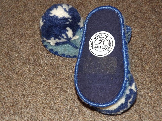 Preview of the first image of Greek slippers.