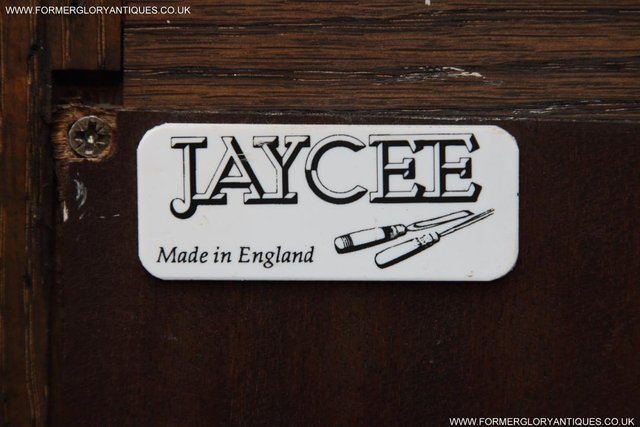Image 13 of JAYCEE OLD CHARM OAK WARM TUDOR HI FI MUSIC CD CABINET TABLE