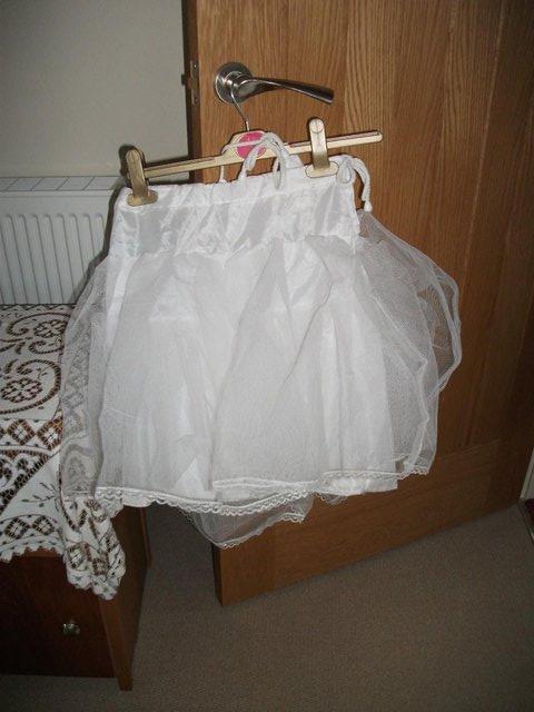 Preview of the first image of BRIDESMAIDS UNDERSKIRTS.