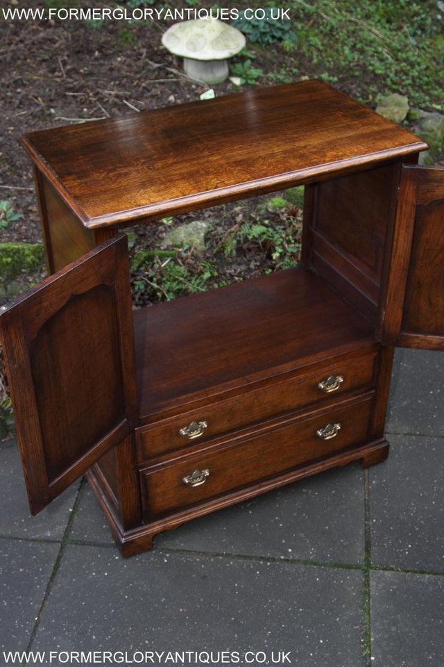Image 30 of TITCHMARSH AND GOODWIN OAK TV HI FI DVD STAND TABLE CABINET