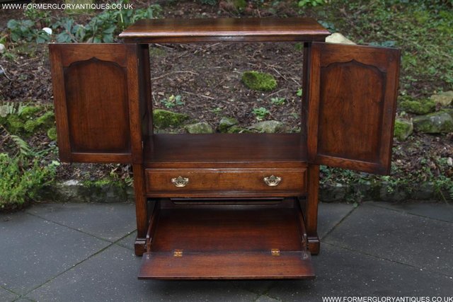 Image 32 of TITCHMARSH AND GOODWIN OAK TV HI FI DVD STAND TABLE CABINET