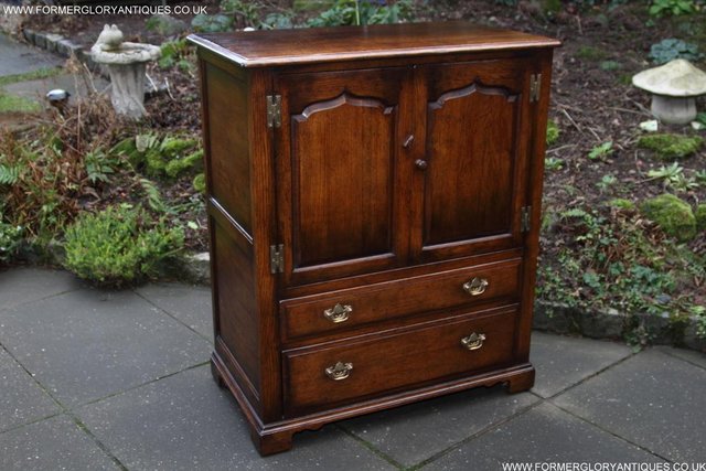Image 41 of TITCHMARSH AND GOODWIN OAK TV HI FI DVD STAND TABLE CABINET