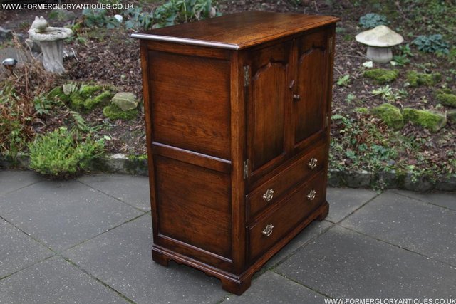 Image 48 of TITCHMARSH AND GOODWIN OAK TV HI FI DVD STAND TABLE CABINET