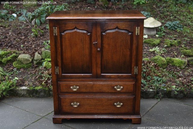 Image 50 of TITCHMARSH AND GOODWIN OAK TV HI FI DVD STAND TABLE CABINET