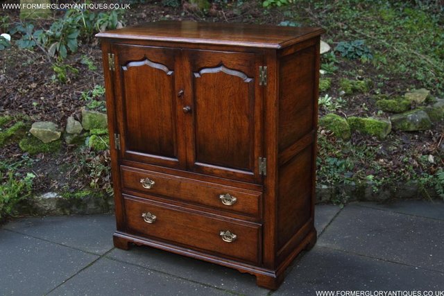 Image 57 of TITCHMARSH AND GOODWIN OAK TV HI FI DVD STAND TABLE CABINET