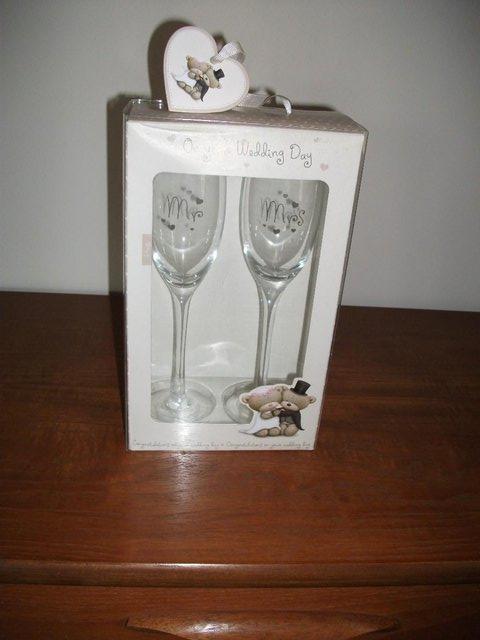 Preview of the first image of MR & MRS CHAMPAGNE FLUTES (ideal gift).