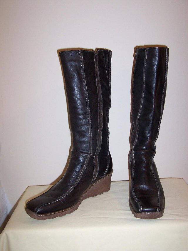 Preview of the first image of Ladies Brown Moshulu Boots ....
