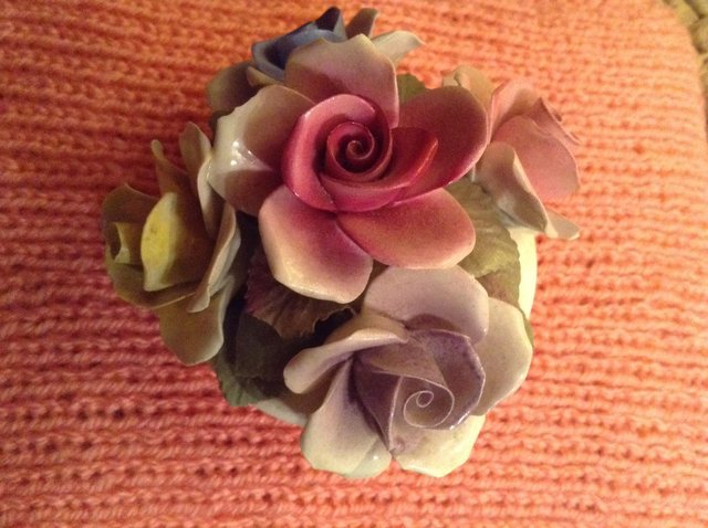 Preview of the first image of Cavendish Rose posy.