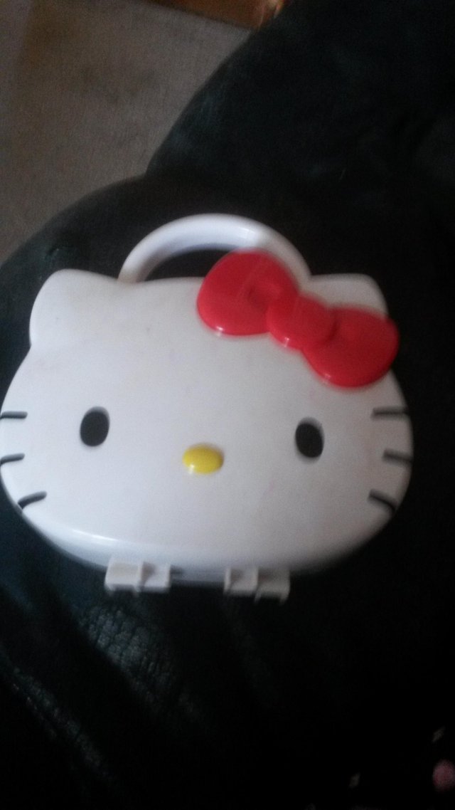 Preview of the first image of hello kitty solid nintendo ds case.