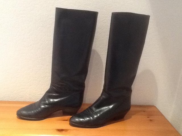 Preview of the first image of Ladies Boots.