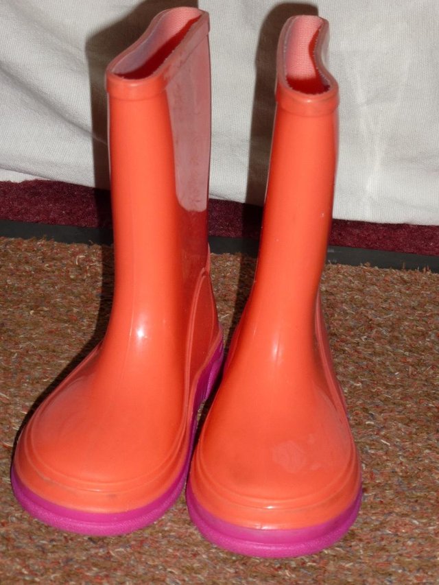 Preview of the first image of Peppa Pig Wellies Size 8 (infant).