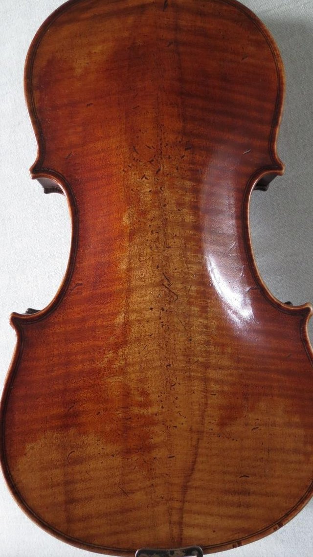 Image 8 of 4/4 Violin craftsman made modern instrument