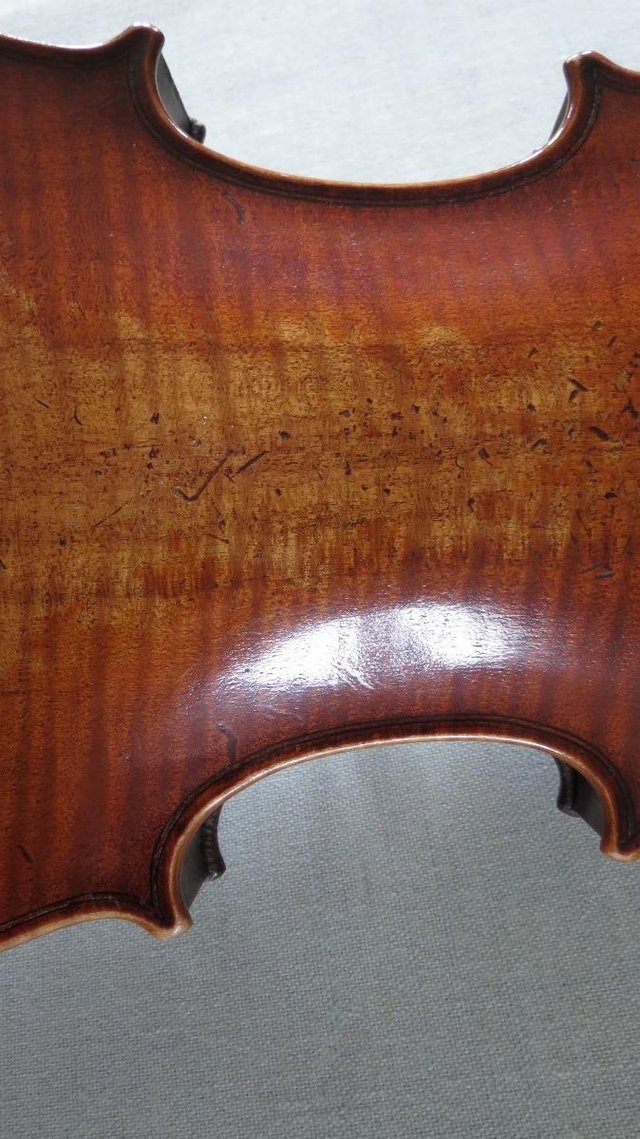 Image 9 of 4/4 Violin craftsman made modern instrument