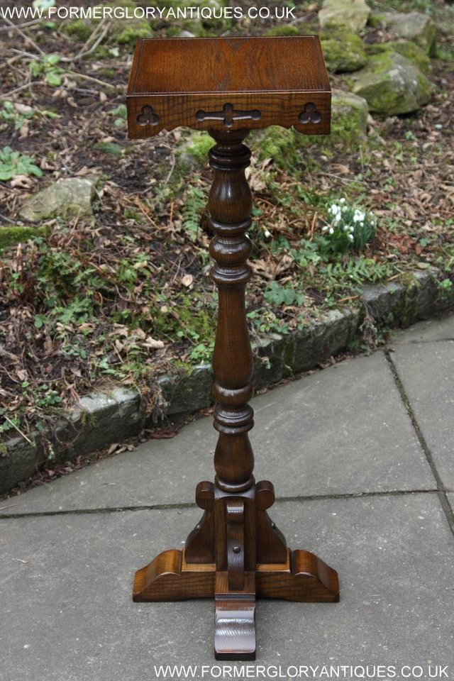 Image 2 of AN OLD CHARM JAYCEE LIGHT OAK DISPLAY PLANT LAMP STAND TABLE