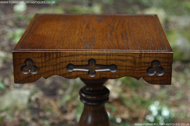 Image 26 of AN OLD CHARM JAYCEE LIGHT OAK DISPLAY PLANT LAMP STAND TABLE