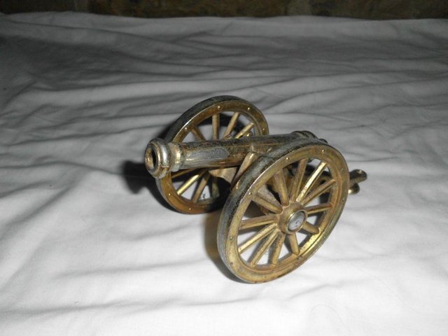 Image 2 of ornamental brass cannon.................Reduced!