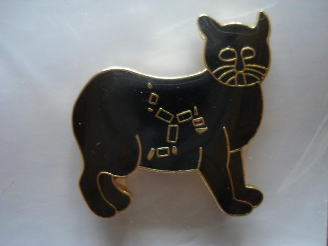 Preview of the first image of NEW SOUVENIR LUCKY MANX CAT LAPEL BADGE/TIE PIN FROM I.O.M..