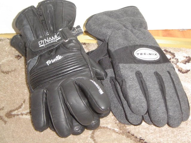 Preview of the first image of Motor cycle gloves.