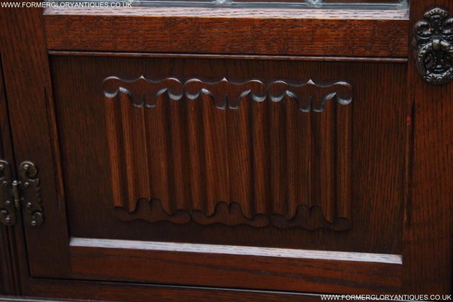 Image 27 of OLD CHARM TUDOR OAK CORNER TV CABINET CUPBOARD STAND TABLE