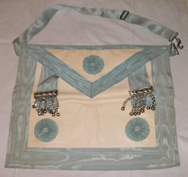 Image 3 of Masonic apron