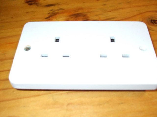 Image 3 of 13amp 240v TWIN WALL SOCKET  (ONLY £1.00)