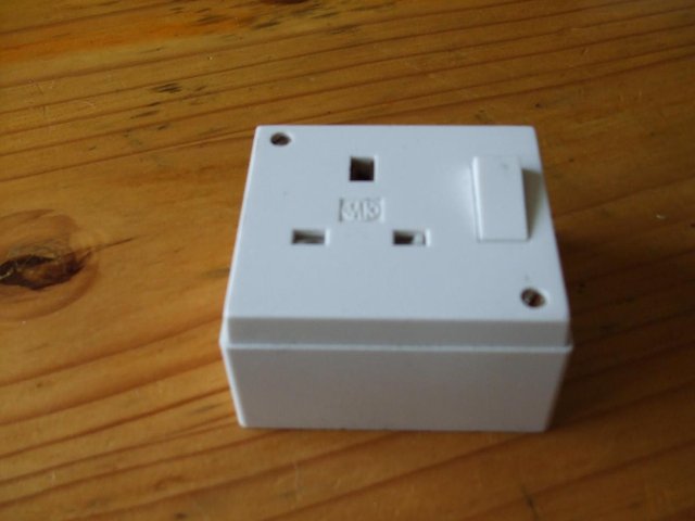 Image 3 of 13amp SWITCHED WALL SOCKET(ONLY £1.00))