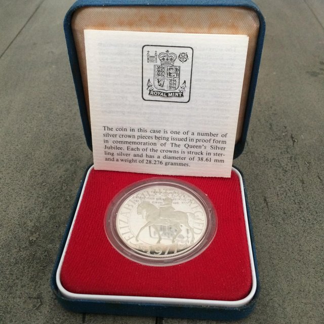 Image 2 of QUEENS SILVER JUBILEE PROOF COIN