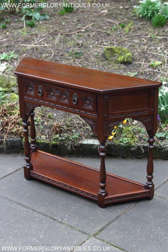Image 3 of AN OLD CHARM TUDOR OAK COFFEE LAMP HALL CANTED CONSOLE TABLE