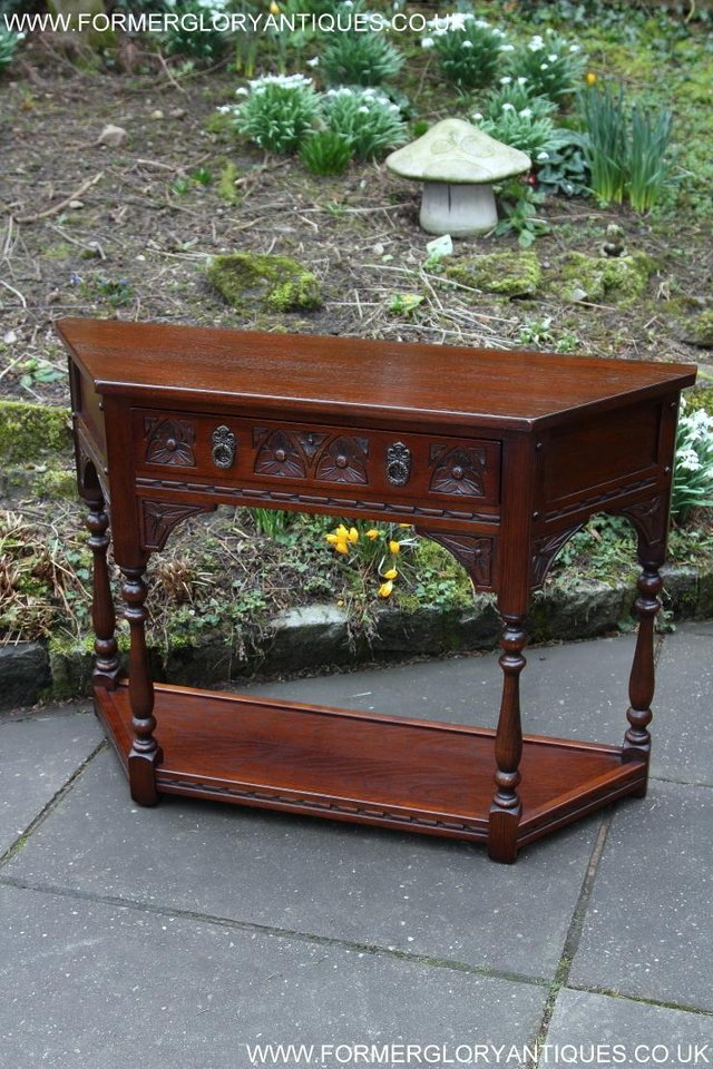 Image 8 of AN OLD CHARM TUDOR OAK COFFEE LAMP HALL CANTED CONSOLE TABLE