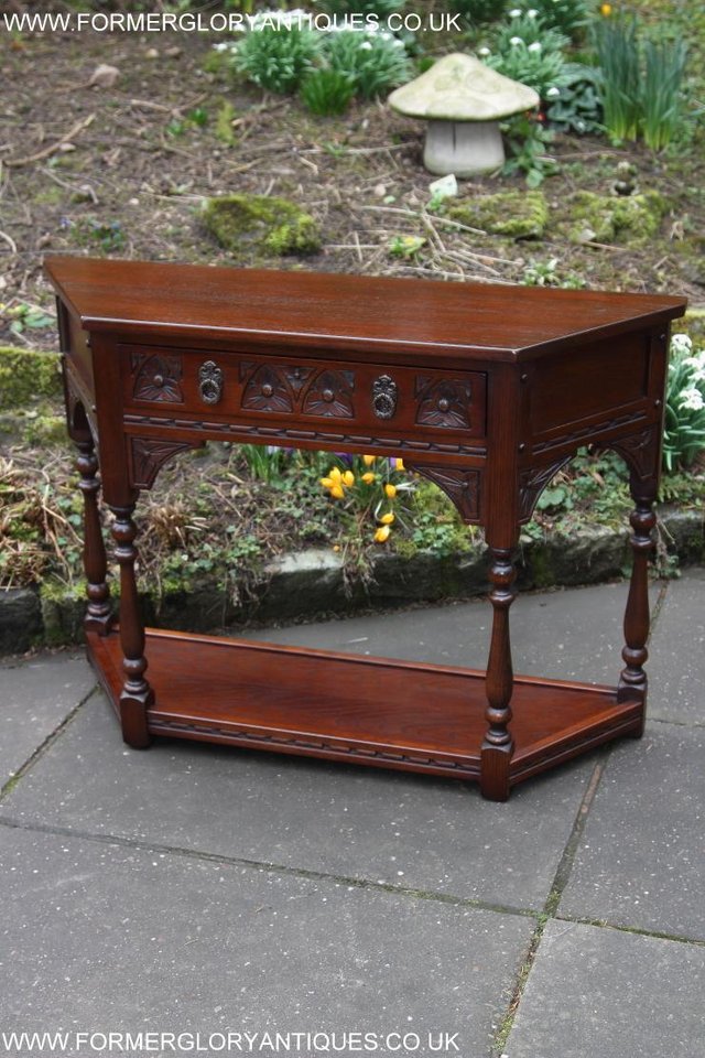 Image 12 of AN OLD CHARM TUDOR OAK COFFEE LAMP HALL CANTED CONSOLE TABLE