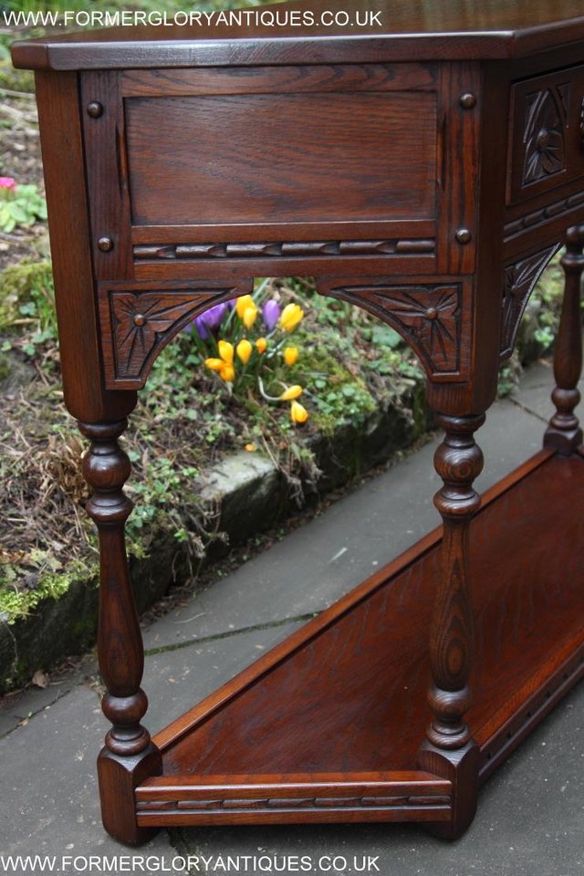 Image 15 of AN OLD CHARM TUDOR OAK COFFEE LAMP HALL CANTED CONSOLE TABLE