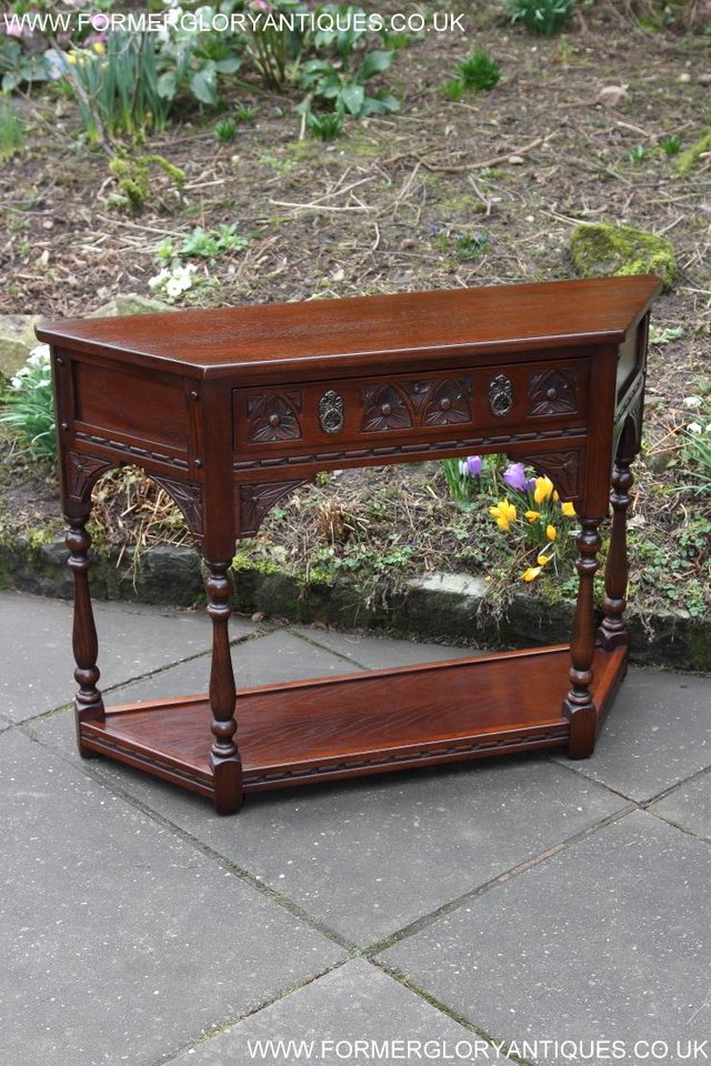 Image 19 of AN OLD CHARM TUDOR OAK COFFEE LAMP HALL CANTED CONSOLE TABLE