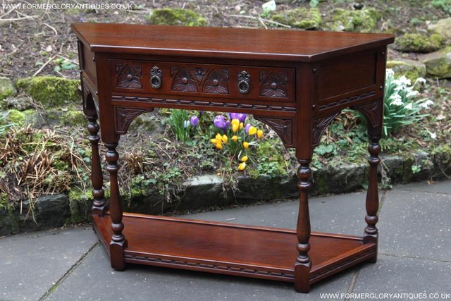 Image 24 of AN OLD CHARM TUDOR OAK COFFEE LAMP HALL CANTED CONSOLE TABLE