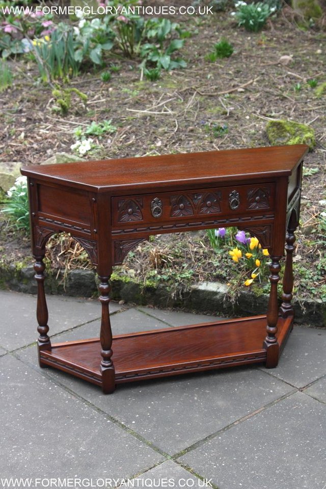 Image 30 of AN OLD CHARM TUDOR OAK COFFEE LAMP HALL CANTED CONSOLE TABLE
