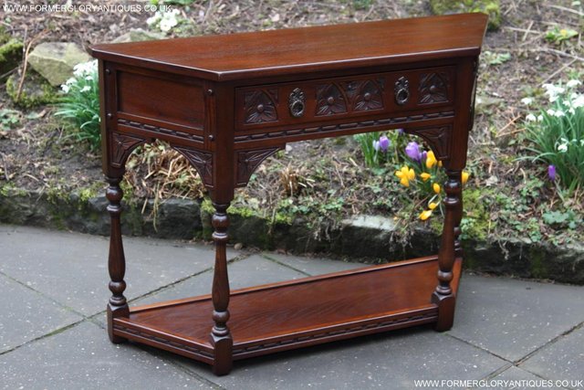 Image 35 of AN OLD CHARM TUDOR OAK COFFEE LAMP HALL CANTED CONSOLE TABLE