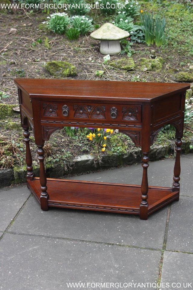 Image 36 of AN OLD CHARM TUDOR OAK COFFEE LAMP HALL CANTED CONSOLE TABLE
