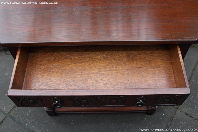 Image 40 of AN OLD CHARM TUDOR OAK COFFEE LAMP HALL CANTED CONSOLE TABLE
