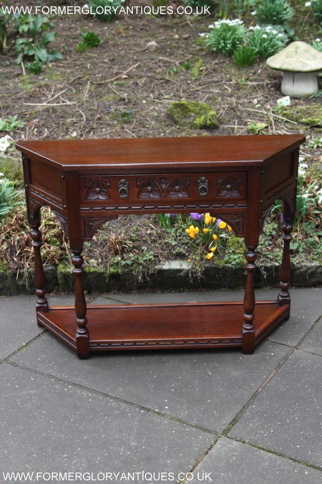 Image 41 of AN OLD CHARM TUDOR OAK COFFEE LAMP HALL CANTED CONSOLE TABLE