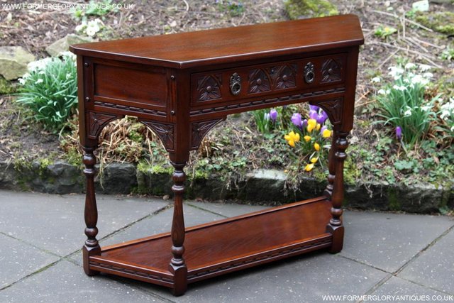 Image 45 of AN OLD CHARM TUDOR OAK COFFEE LAMP HALL CANTED CONSOLE TABLE