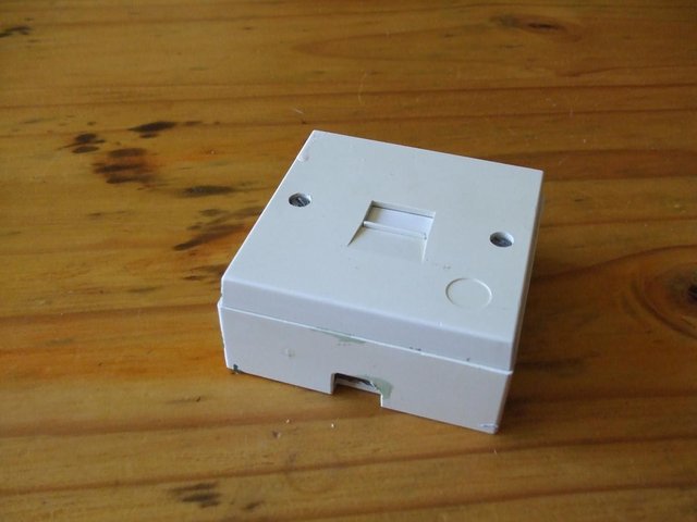 Image 2 of BT TELEPHONE SOCKET(COMPLETE WITH WALL PLATE)
