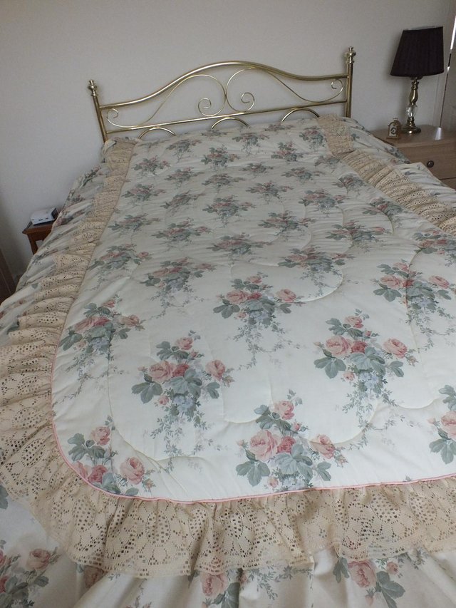 Preview of the first image of Dorma Chestnut Hill Bedspread (New).