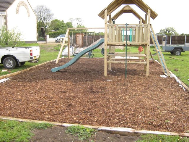 Preview of the first image of wood chippings. mulch.