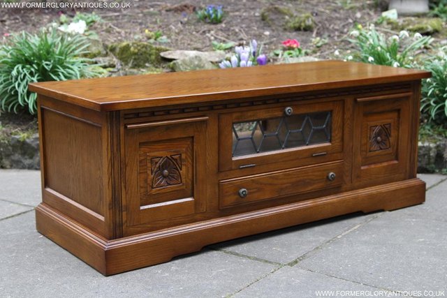 Image 3 of AN OLD CHARM OAK TV STAND BASE TABLE HI FI DVD CD CABINET