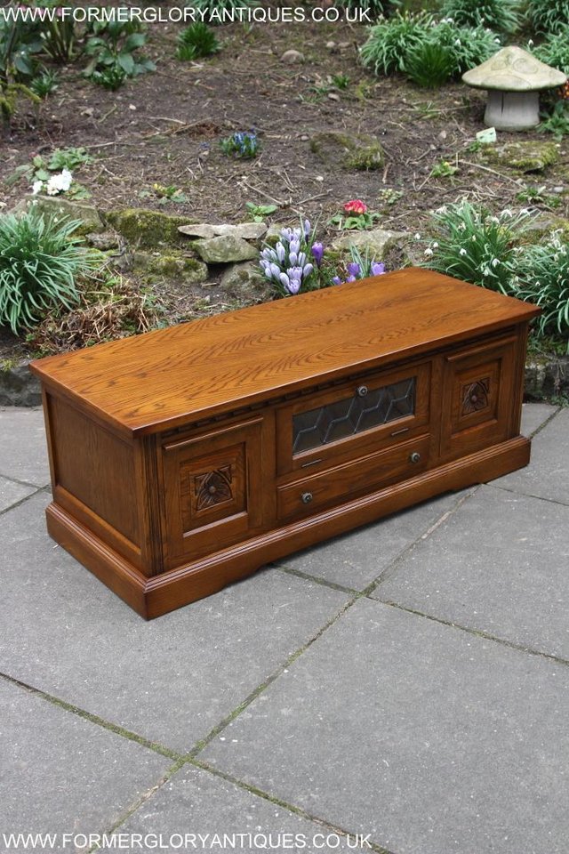 Image 4 of AN OLD CHARM OAK TV STAND BASE TABLE HI FI DVD CD CABINET