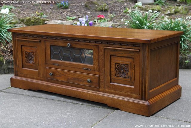 Image 5 of AN OLD CHARM OAK TV STAND BASE TABLE HI FI DVD CD CABINET