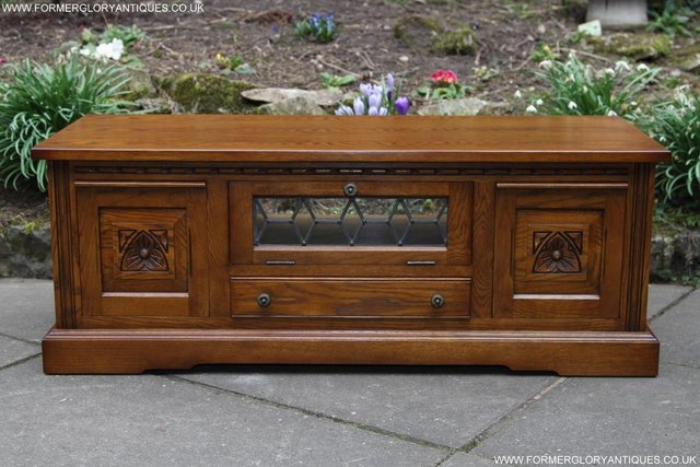 Image 9 of AN OLD CHARM OAK TV STAND BASE TABLE HI FI DVD CD CABINET