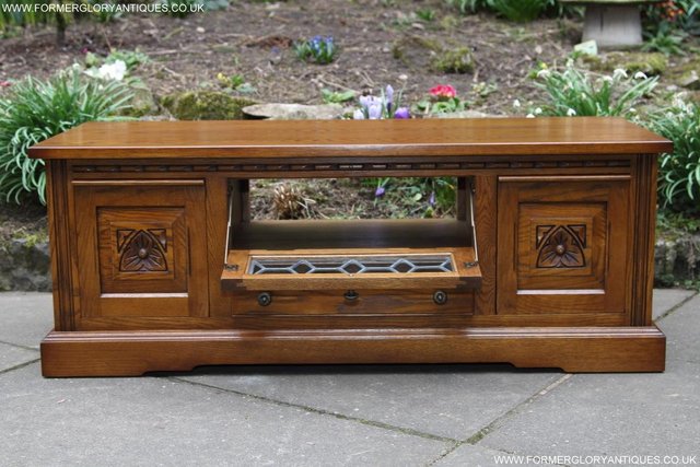 Image 18 of AN OLD CHARM OAK TV STAND BASE TABLE HI FI DVD CD CABINET